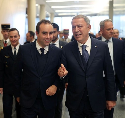 Bakan Akar, Yunanistan Savunma Bakanı ile görüştü!